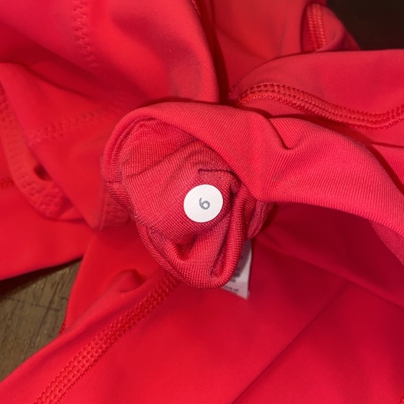 🍋Lululemon All The Right Places Crop🍋 - Picture 5 of 7